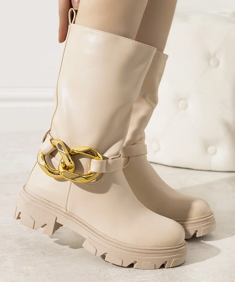 Beżowe ocieplane botki z łańcuchem Harrison