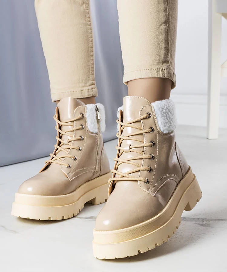 Beżowe ocieplane botki z kożuszkiem Bryas