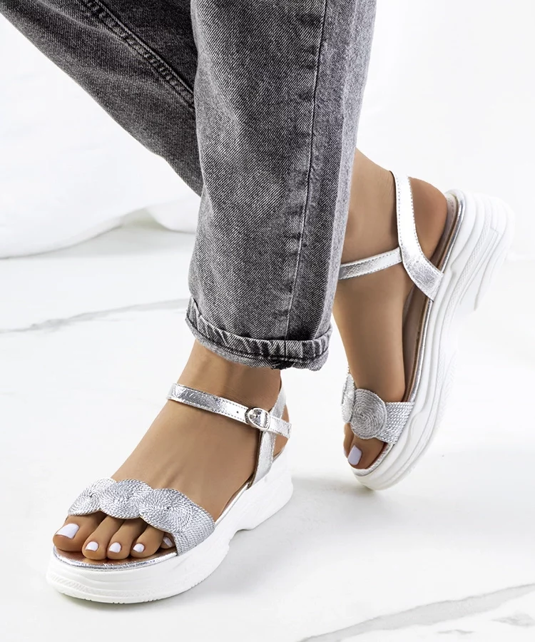 Srebrne sandały na platformie Nandy