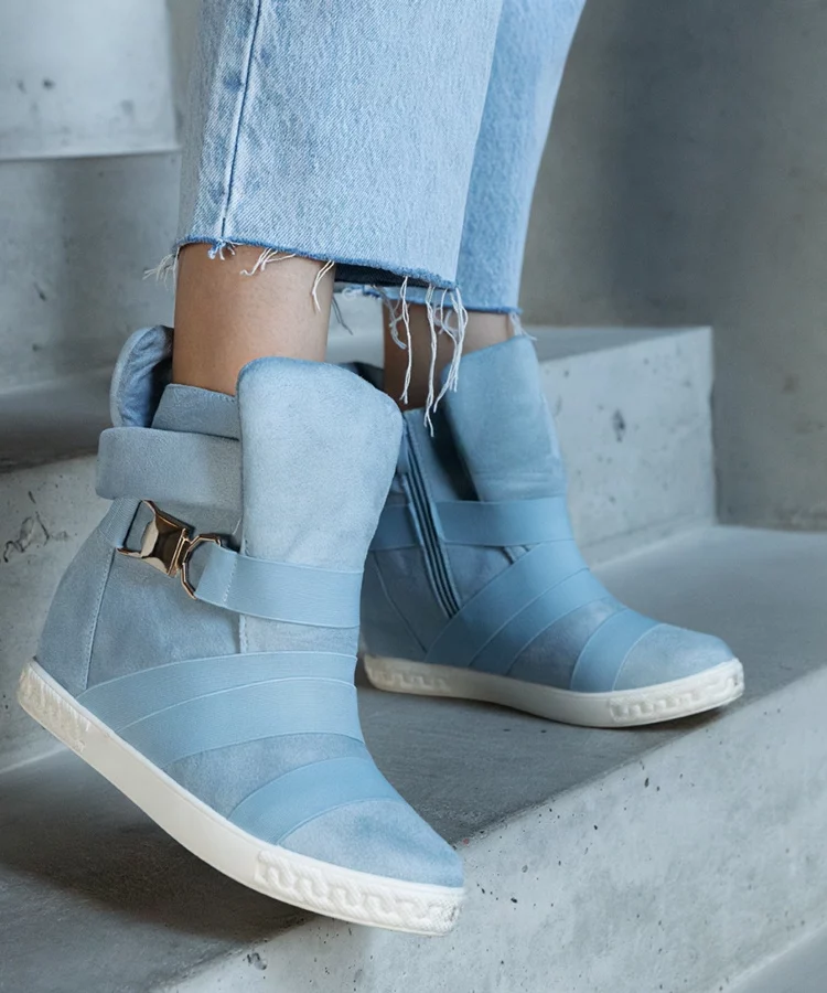 Niebieskie sneakersy na koturnie Rangel