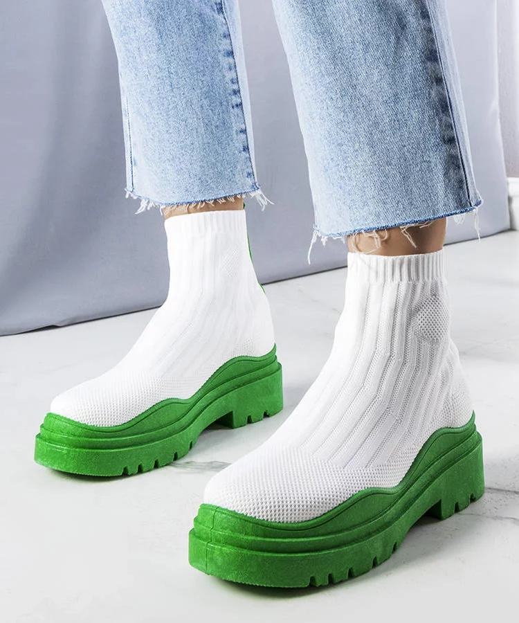 Białe skarpetkowe botki z zieloną podeszwą Cali