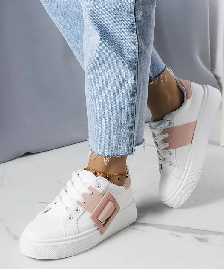 Białe sneakersy zdobione różową klamerką Toni