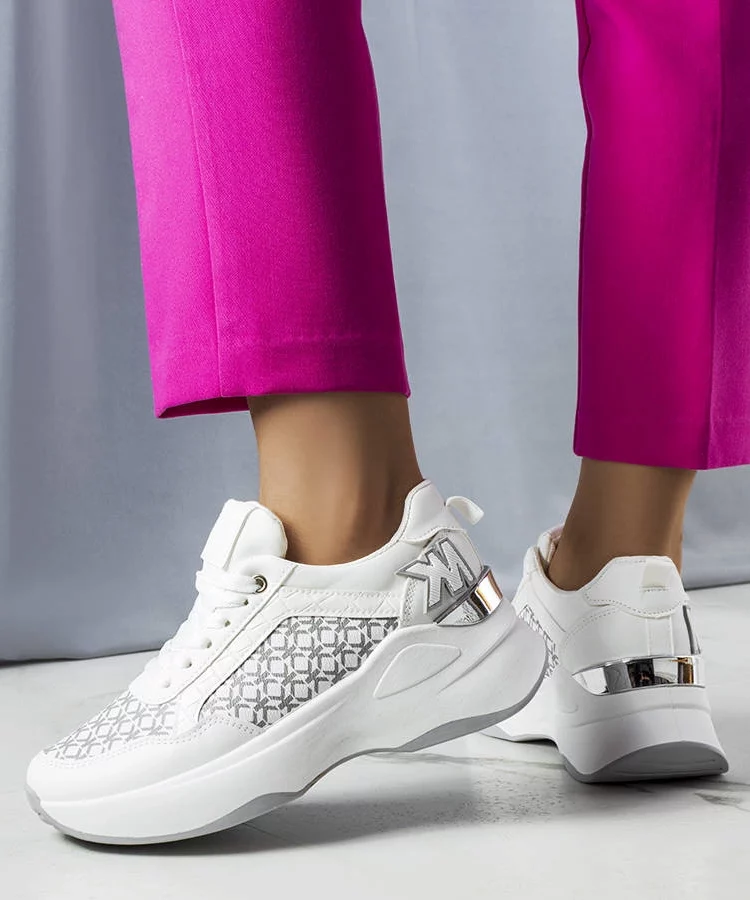 Białe sneakersy z monogramem Margie