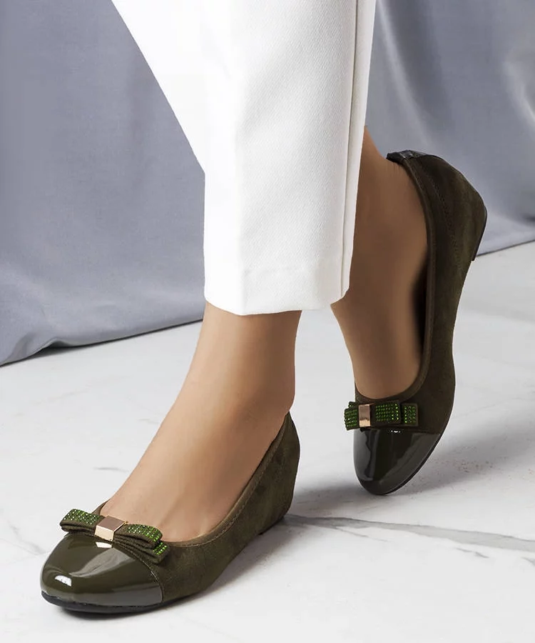 Zielone baleriny na krytym koturnie Cailot