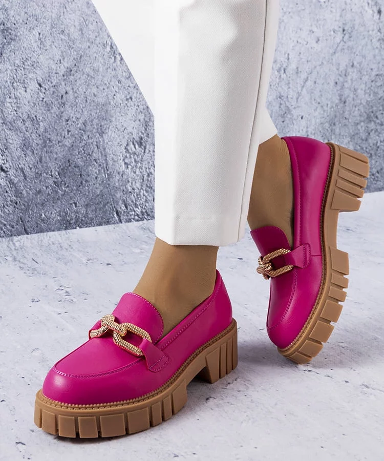 Różowe półbuty ze złotą ozdobą Adriney