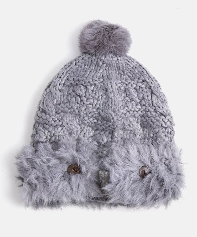 Szara czapka z futerkiem Danna