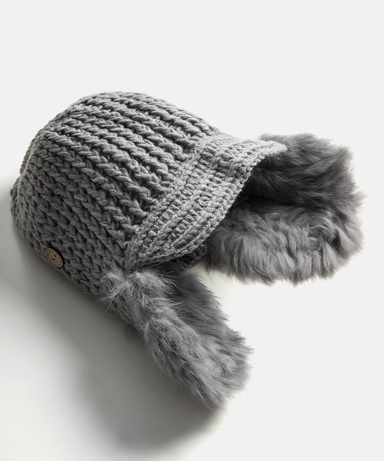 Szara czapka z nausznikami Zora