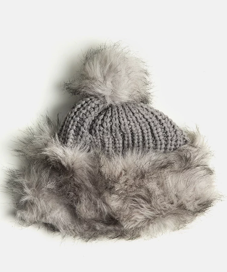 Jasnoszara czapka z pomponem Leola