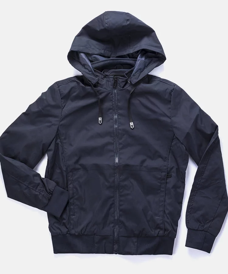 Granatowa męska wiatrówka z kapturem Brault