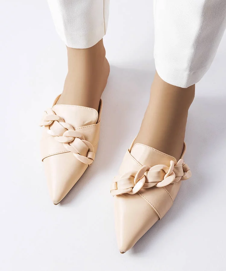 Beżowe eleganckie klapki z łańcuchem Patenaude