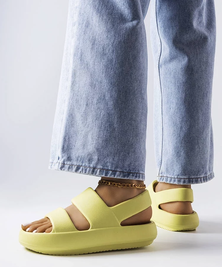 Zielone klapki typu sandały Émond