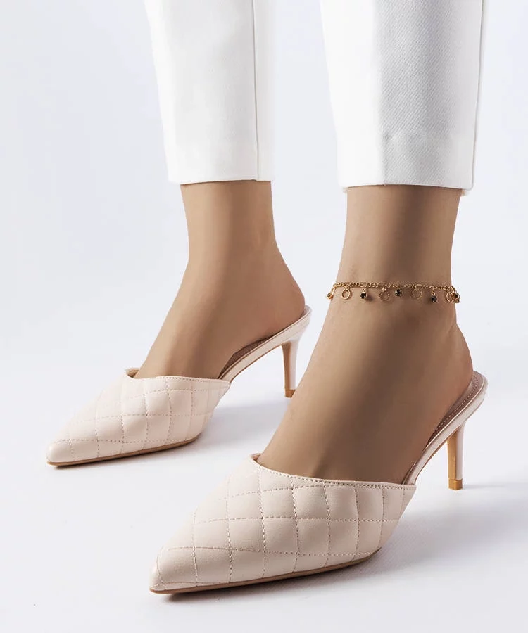 Beżowe pikowane klapki na szpilce Lambert