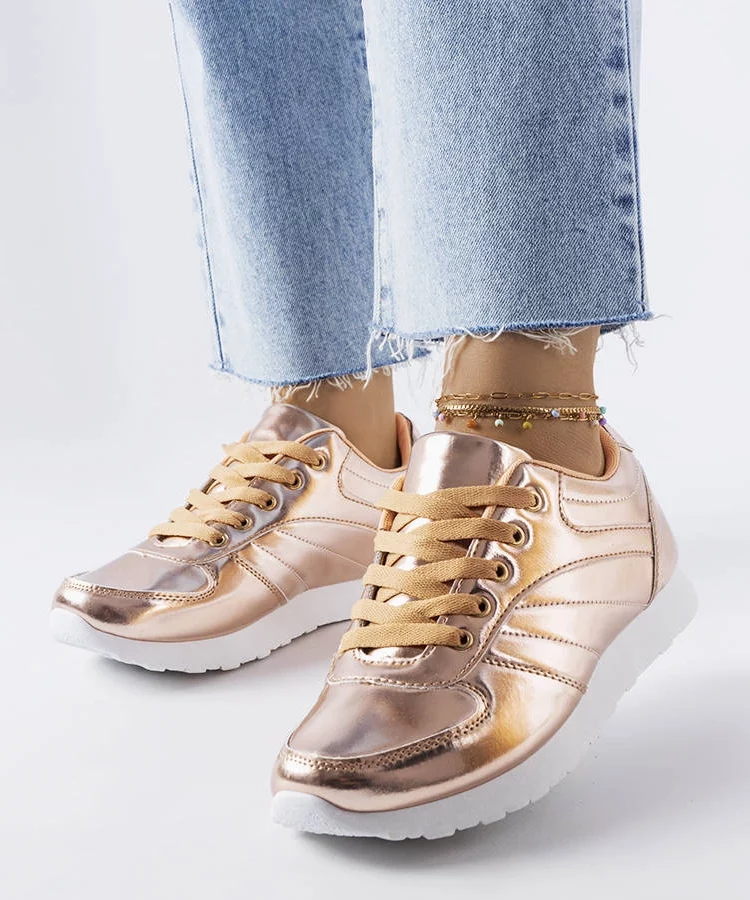 Złote sneakersy Quessy