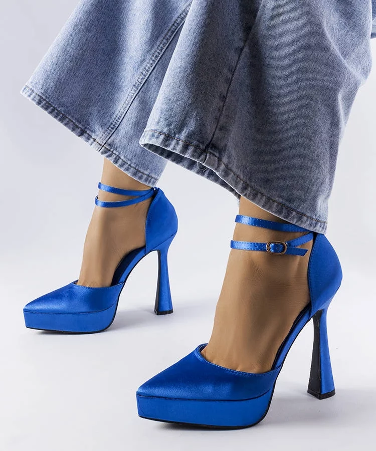 Niebieskie czółenka na wysokim słupku Dallas