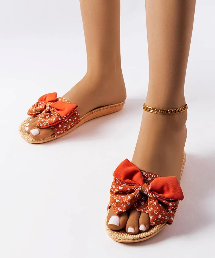 Czerwone klapki z kokardką Tachel