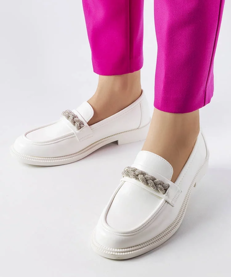 Białe mokasyny zdobione cyrkoniami Montreal