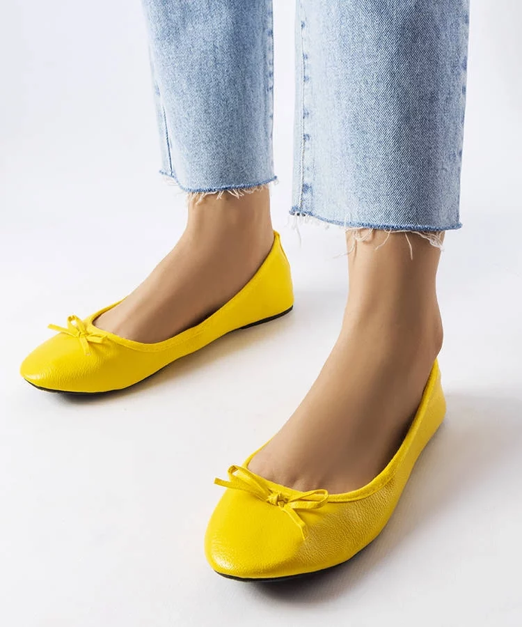 Żółte balerinki zdobione kokardką Vaillancour