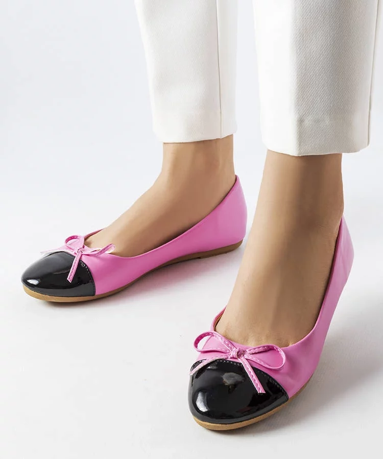 Różowe balerinki z lakierowanym noskiem Despins