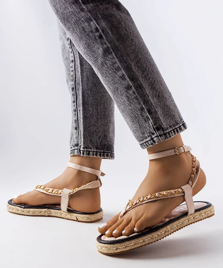 Beżowe sandałki zdobione łańcuszkiem Varieur