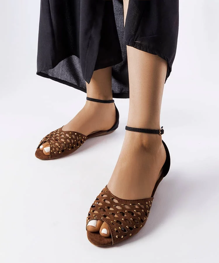 Brązowe ażurowe sandały z cyrkoniami Avice