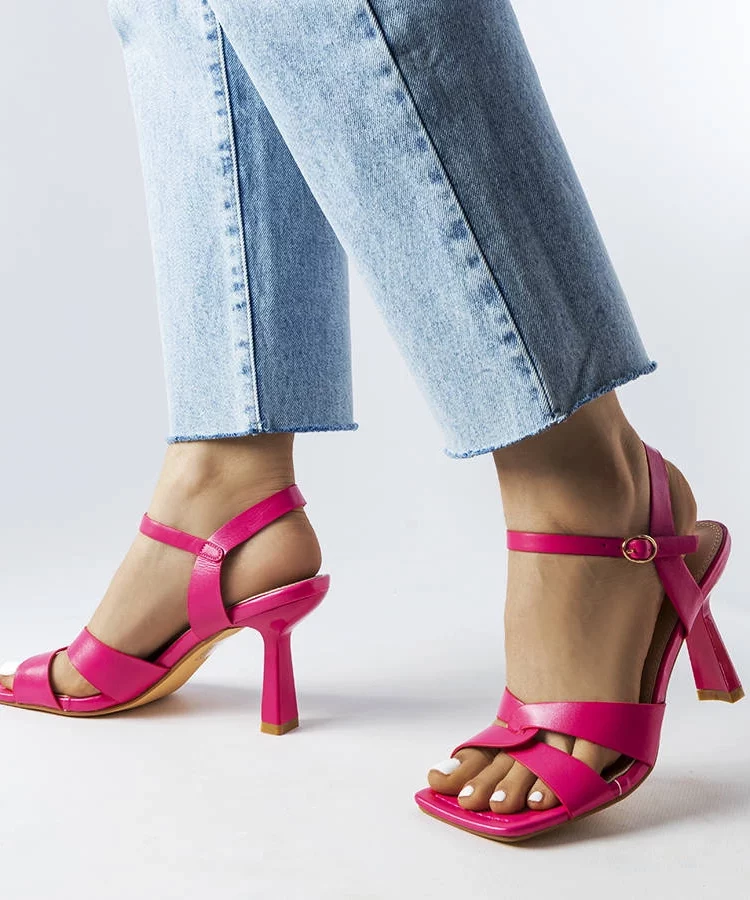 Różowe sandały na szpilce z paskiem Karolina