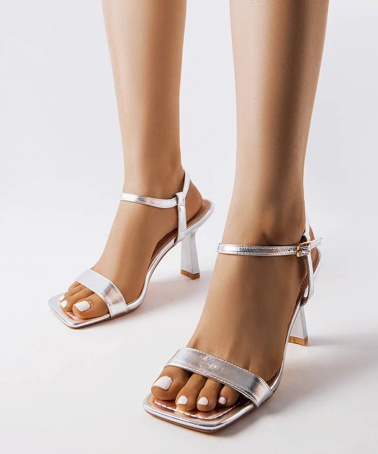 Srebrne sandały na szpilce Amalia