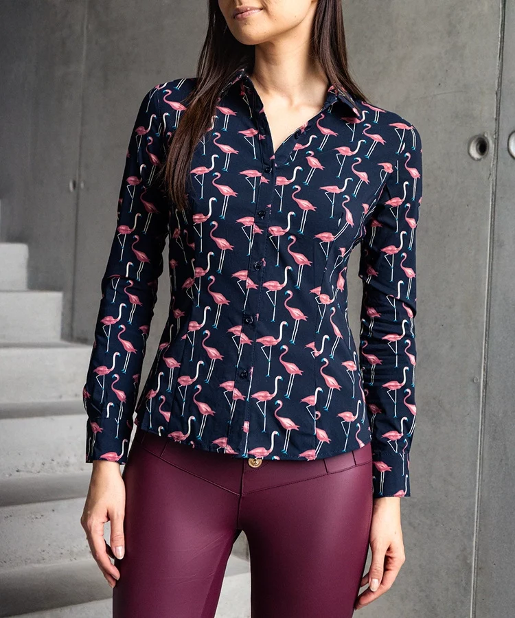 Granatowa koszula zdobiona nadrukiem Avenna