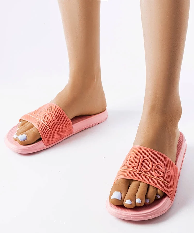 Różowe gumowe klapki Azelio