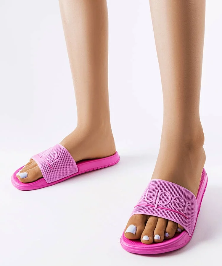 Różowe gumowe klapki Azelio z napisem