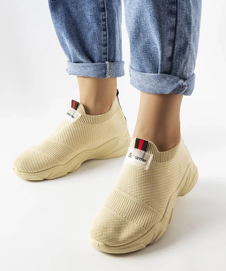 Beżowe wsuwane buty sportowe damskie Greco