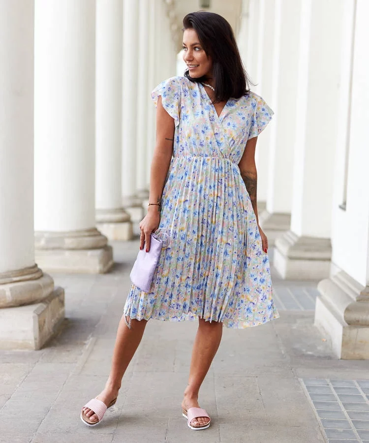 Biała sukienka plisowana w kwiaty Ottavio