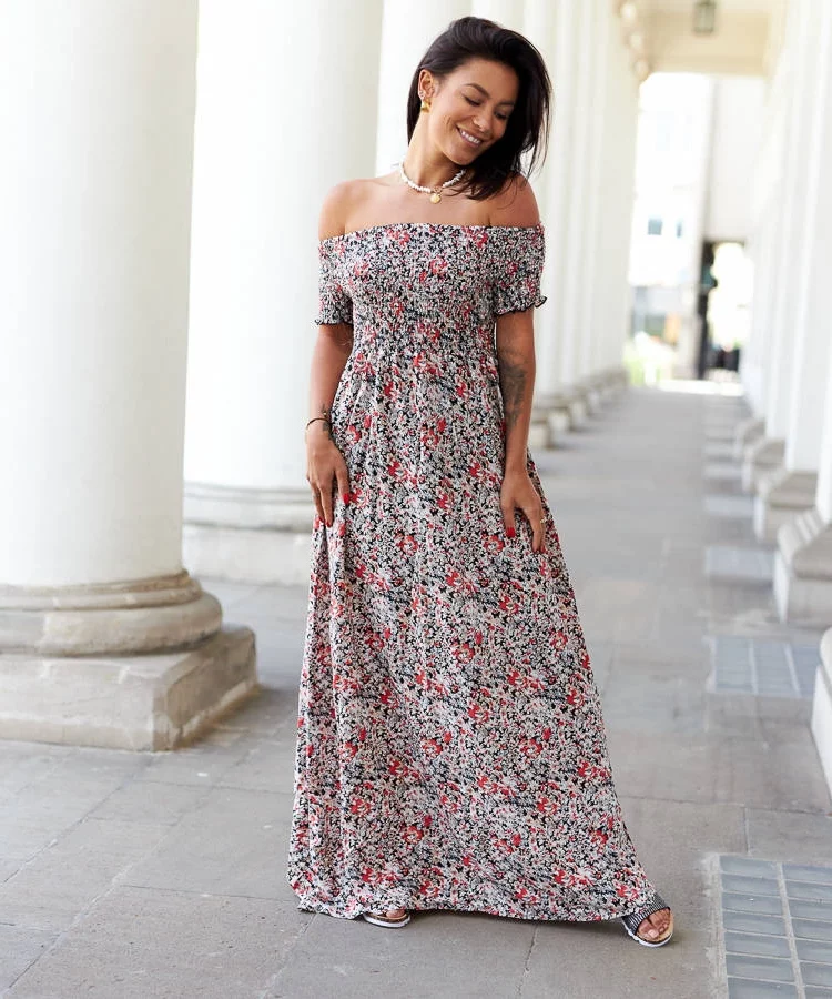 Czarna sukienka z marszczeniem Bottidda