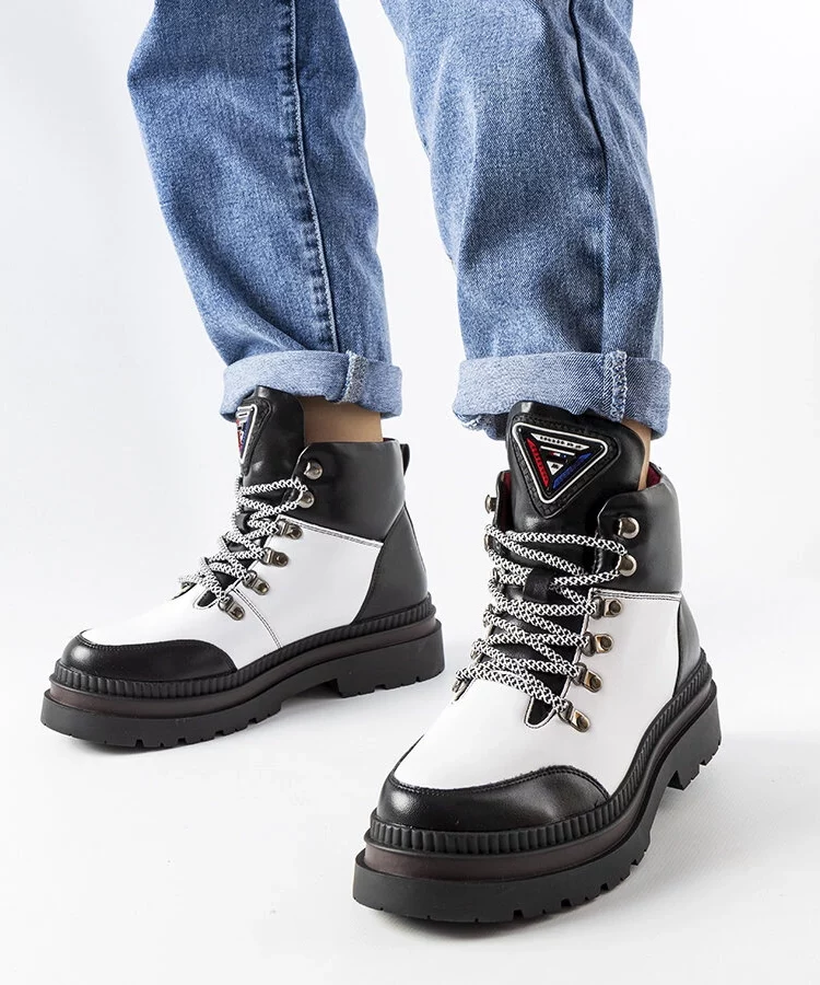 Biało-czarne ocieplane trapery Solofra