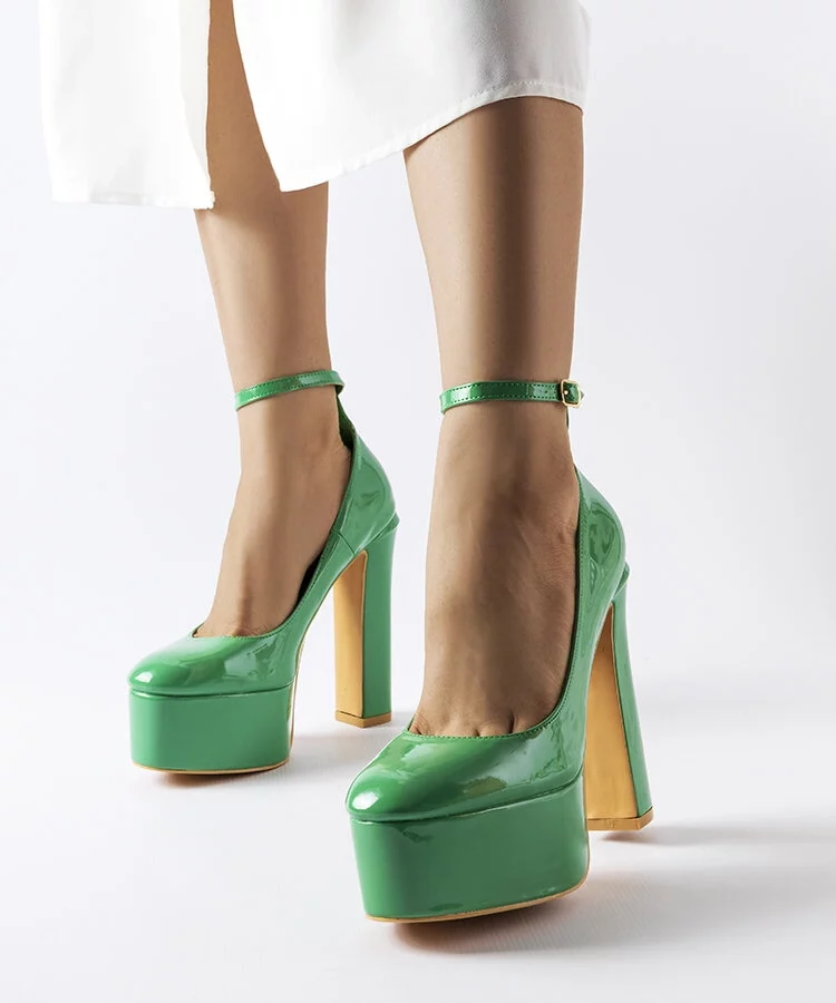 Zielone lakierowane czółenka na wysokim słupku Colle