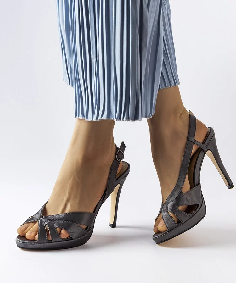 Szare sandałki na szpilce Alpaca