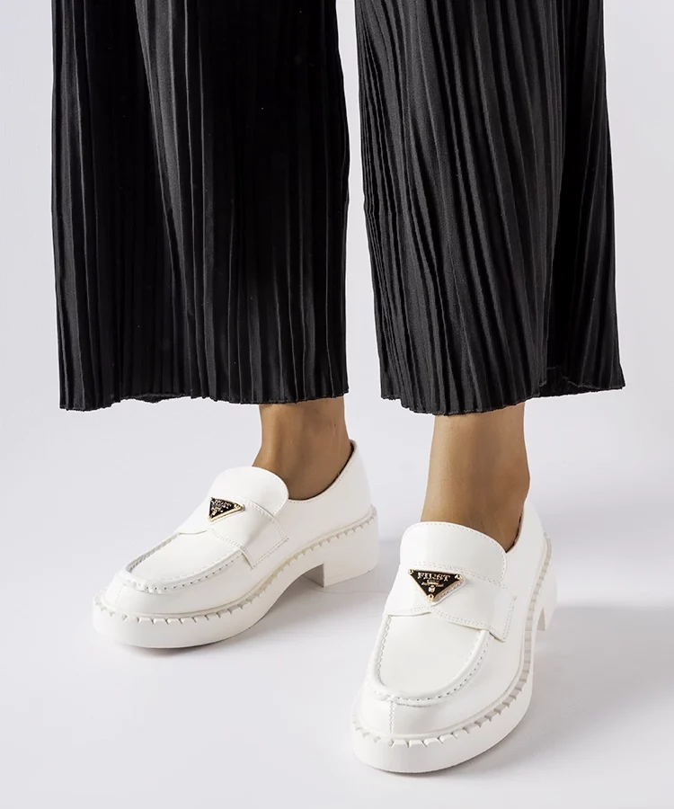 Białe damskie mokasyny Milne
