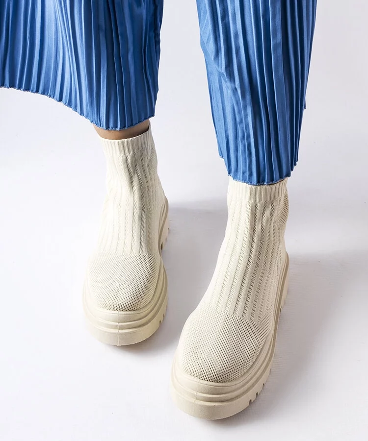 Beżowe wysokie sneakersy Marks