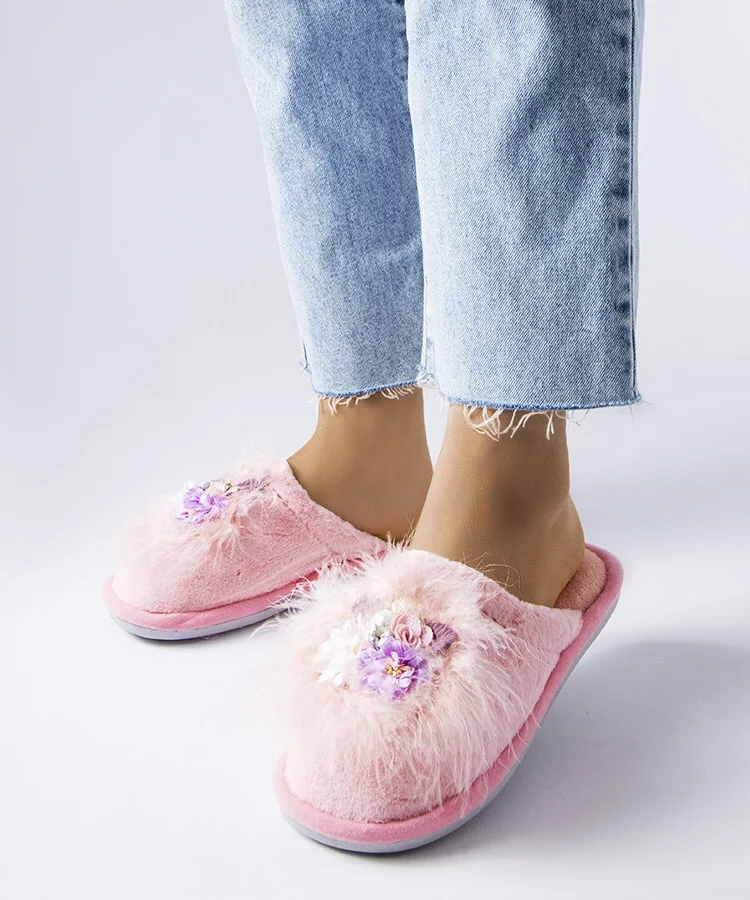 Różowe ciepłe kapcie z kwiatkami Moly