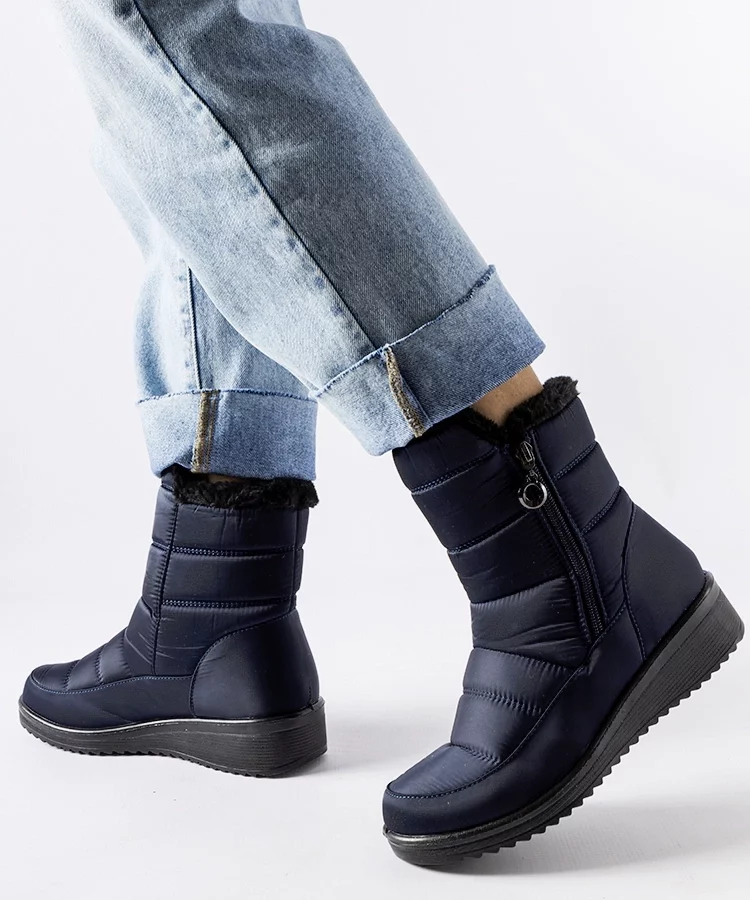 Granatowe śniegowce na niskiej koturnie Mount