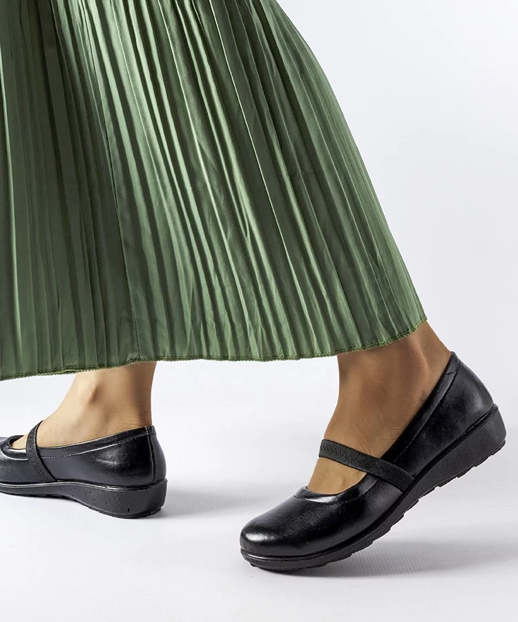 Czarne baleriny na gumkę Oakland