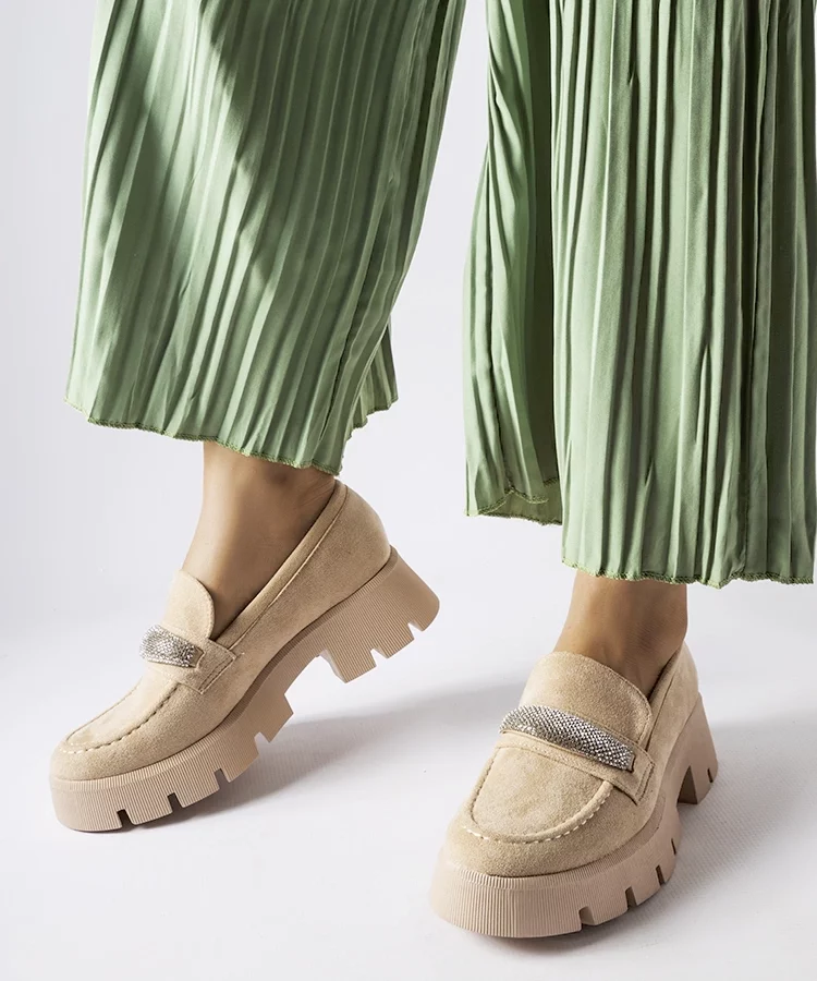 Beżowe mokasyny na masywnej podeszwie Macario