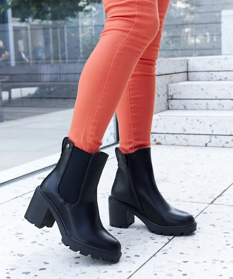 Botki damskie czarne na słupku ocieplane Caio