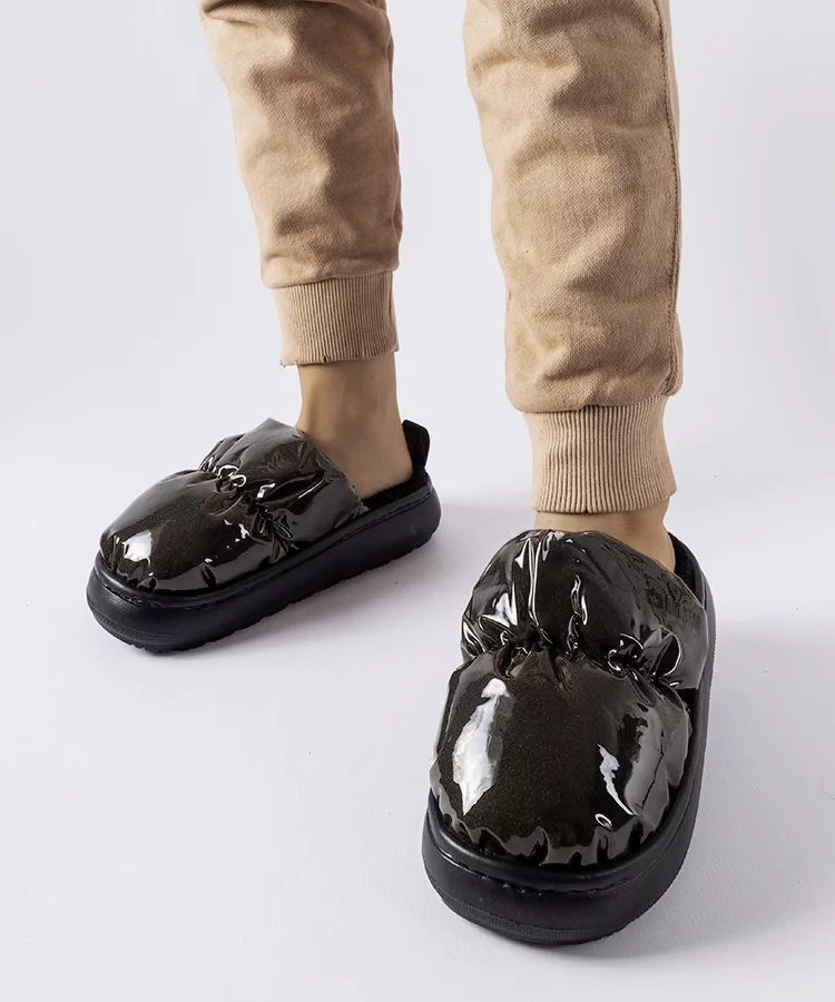 Czarne ocieplane kapcie Big Star MM274130