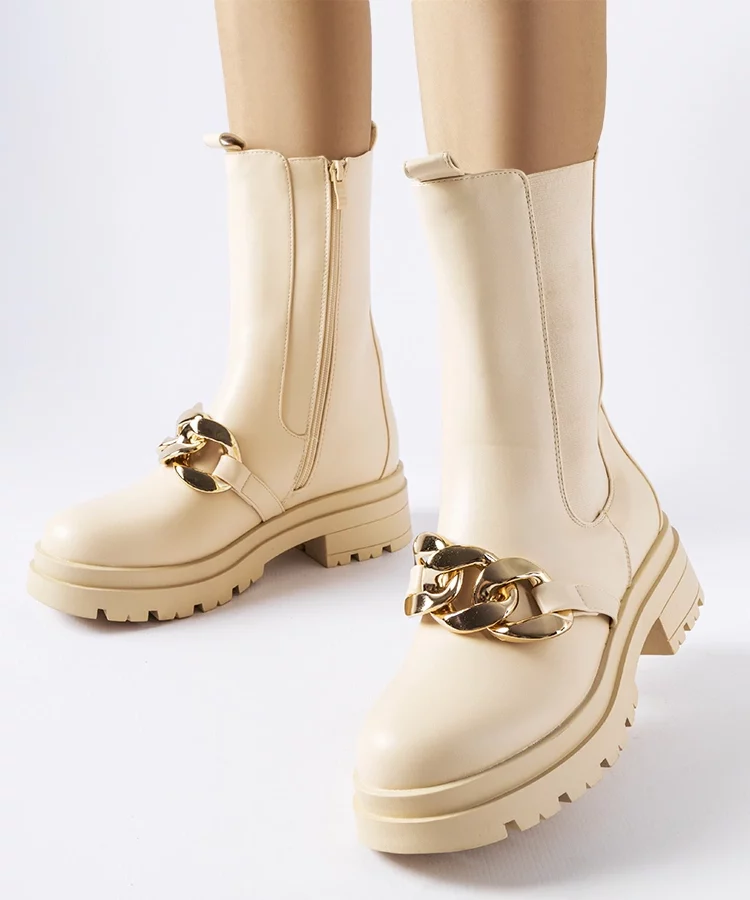 Beżowe botki z łańcuchem Thierry