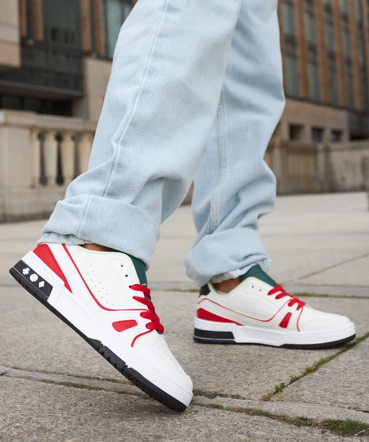 Biało-Czerwone buty z zielonym językiem Archie