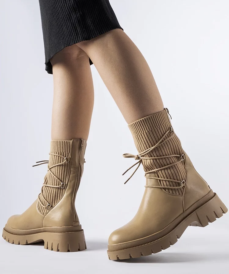 Beżowe skarpetowe botki z wiązaniem Eliot