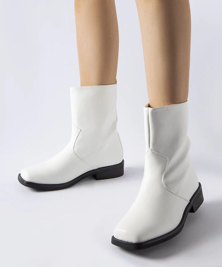 Białe ocieplane botki z kwadratowym noskiem Bel