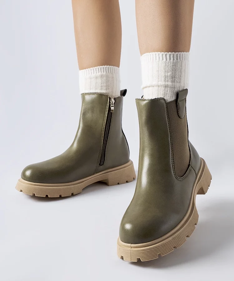 Zielone botki na beżowej podeszwie Giacinta