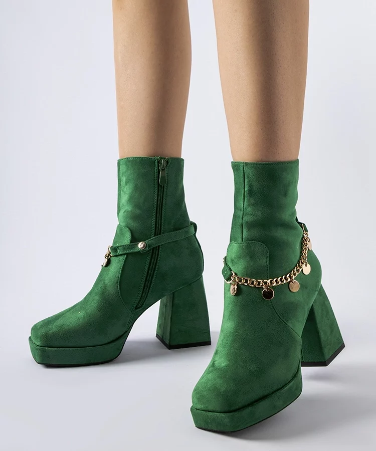 Zielone ocieplane botki z wisiorkiem Saviore