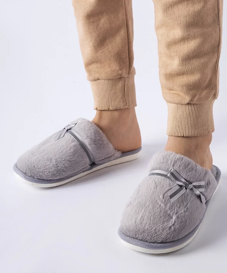 Szare ciepłe kapcie z kokardką Antonino